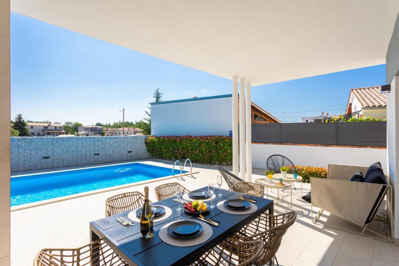 Peresiji Villa Ovis מראה חיצוני תמונה