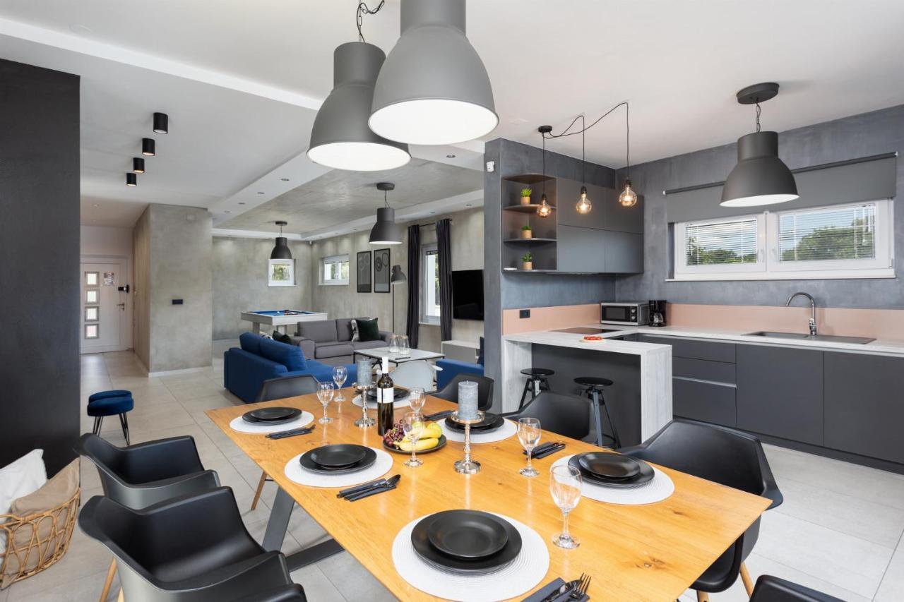 Peresiji Villa Ovis מראה חיצוני תמונה